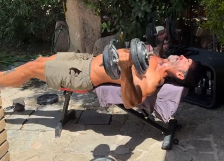 Filippo Magnini si allena in vista di Ballando con le stelle