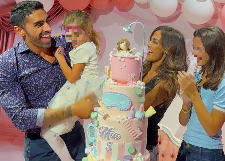 Giorgia Palmas e Filippo Magnini festeggiano i 5 anni della figlia Mia