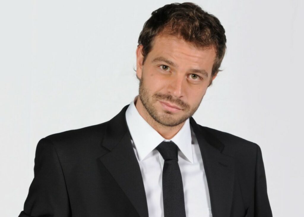 E' morto a solo 41 anni l'ex inviato de 'Le Iene' Paul Baccaglini, la tragica scoperta nella sua abitazione alle porte di Milano: cosa sappiamo