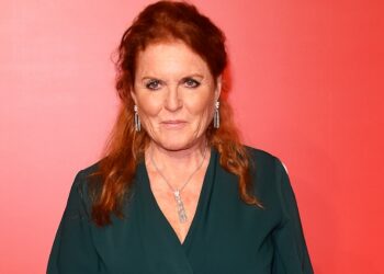 Sarah Ferguson, ex nuora della Regina Elisabetta, nella bufera per un’email di anni fa: mollata in tronco da tutte le associazioni benefiche
