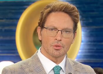 ''Ne sto parlando con psicologa'': Gabriel Garko rivela di non vivere sereno a causa di alcune dinamiche della sua vita prima del coming out