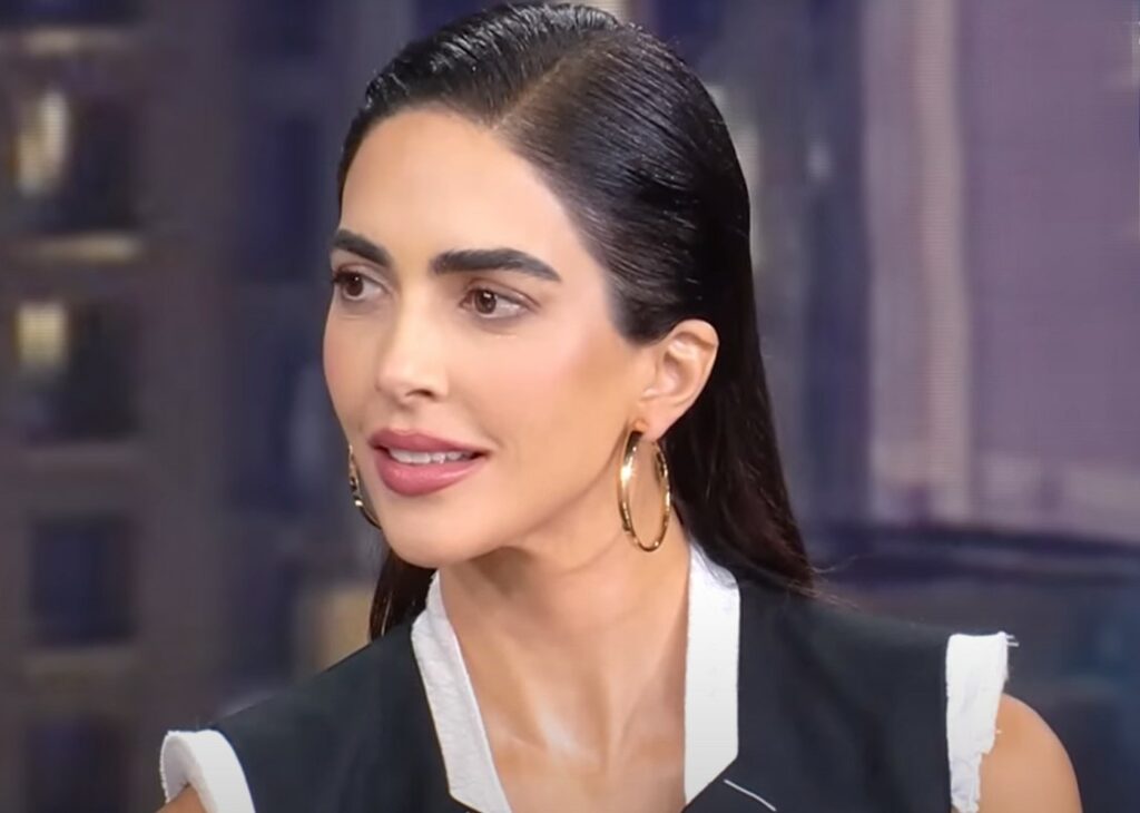 ''So solo io quello che provo dentro'': Rocìo parla in diretta tv dello scandalo estivo che ha travolto l'ormai ex Raoul Bova, padre delle sue figlie ''So solo io quello che provo dentro'': Rocìo parla in diretta tv dello scandalo estivo che ha travolto l'ormai ex Raoul Bova, padre delle sue figlie