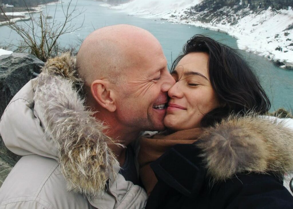 ''Una decisione difficile'': la moglie di Bruce Willis spiega perché l’attore è stato trasferito in una casa separata dal resto della famiglia