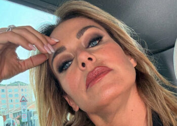 Sonia Bruganelli rivela per la prima volta l’aborto avuto quando Bonolis ''non era pronto'': ''Dopo l’intervento non è finita lì, situazione tossica''