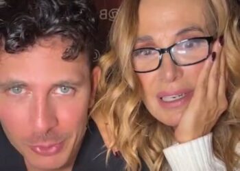 Barbara d’Urso risponde in diretta alla domanda che tutti si fanno sul suo insegnante di 'Ballando'