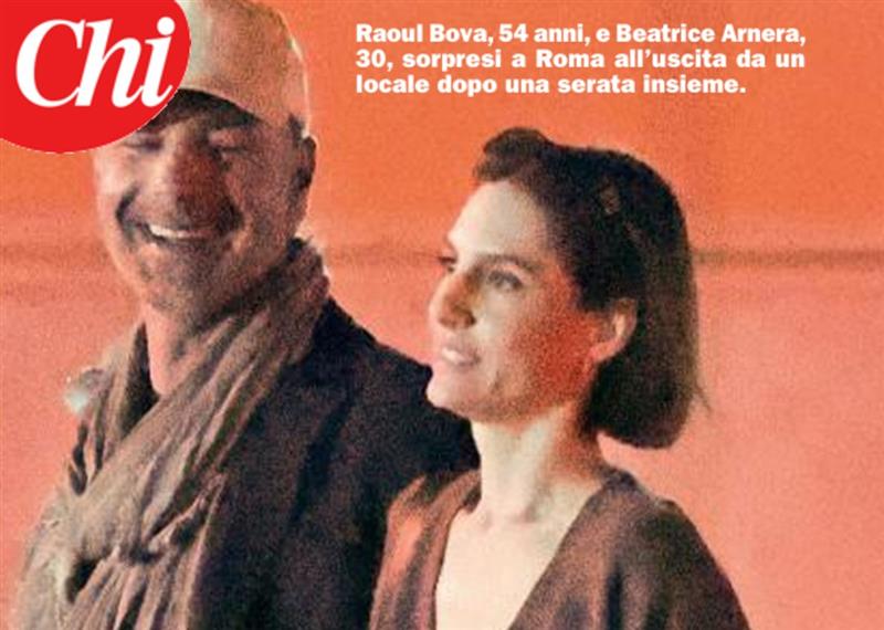 Raoul Bova e la sua presunta nuova fiamma Beatrice Arnera paparazzati mano nella mano: escono sorridenti da un locale insieme, foto