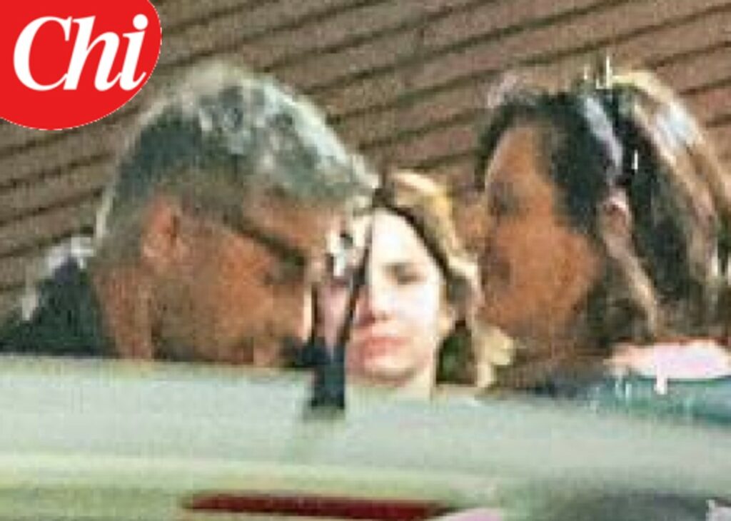 Raoul Bova sempre più intimo con Beatrice Arnera: la presenta in famiglia Raoul Bova sempre più intimo con Beatrice Arnera: la presenta in famiglia