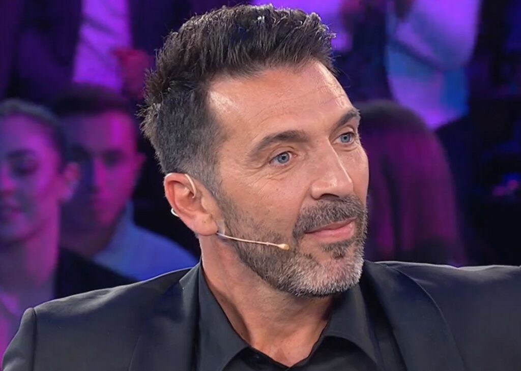 ''Mi ha anticipato'': Gigi Buffon in tv parla dell’esordio in serie A del figlio 17enne Louis Thomas ''Mi ha anticipato'': Gigi Buffon in tv parla dell’esordio in serie A del figlio 17enne Louis Thomas