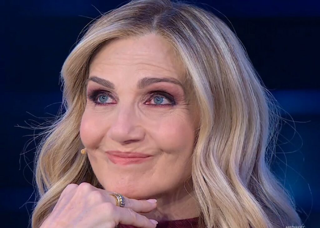 Lorella Cuccarini in lacrime in tv: a 'This is Me' la showgirl 60enne crolla, ecco perché Lorella Cuccarini in lacrime in tv: a 'This is Me' la showgirl 60enne crolla, ecco perché
