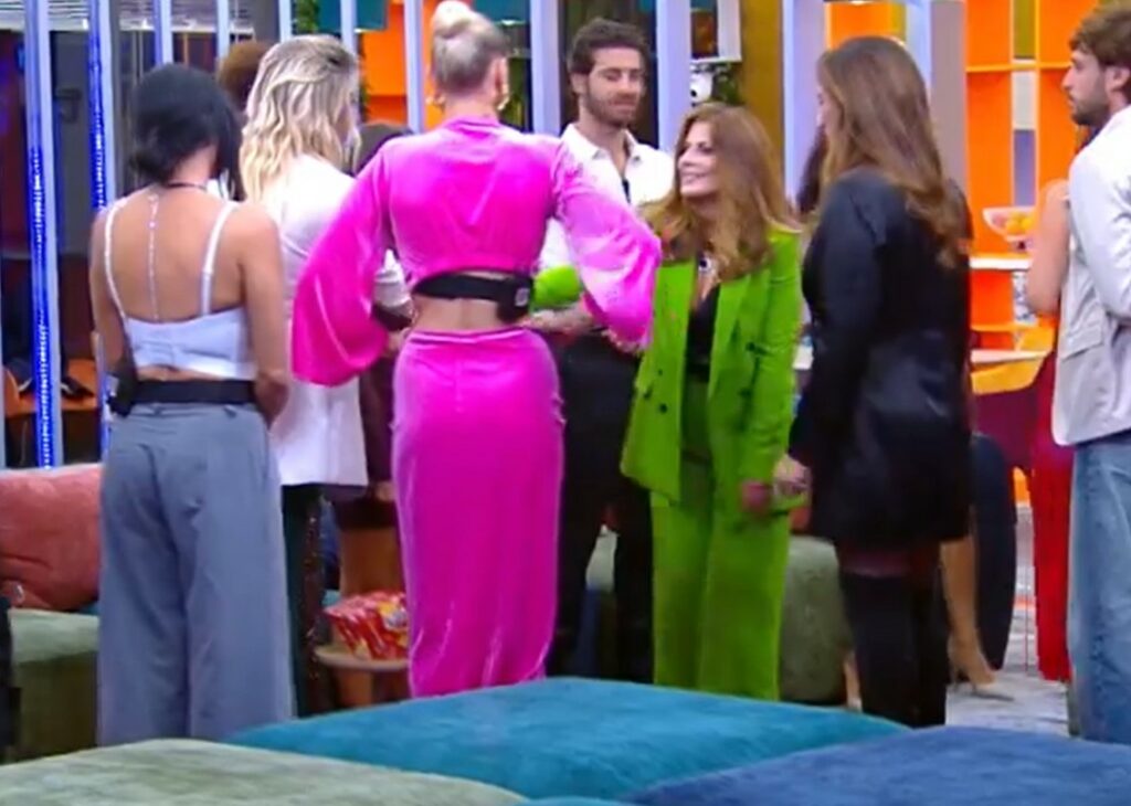 Dopo l'ennesimo confronto per gelosia con Domenico la compagna entra come concorrente al GF, Benedetta esplode: ''Follia'' Dopo l'ennesimo confronto per gelosia con Domenico la compagna entra come concorrente al GF, Benedetta esplode: ''Follia''