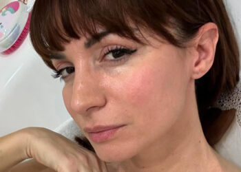 Oggi il funerale del fratello di Andrea Delogu, le sue prime parole dopo la tragedia: ''Momento devastante''