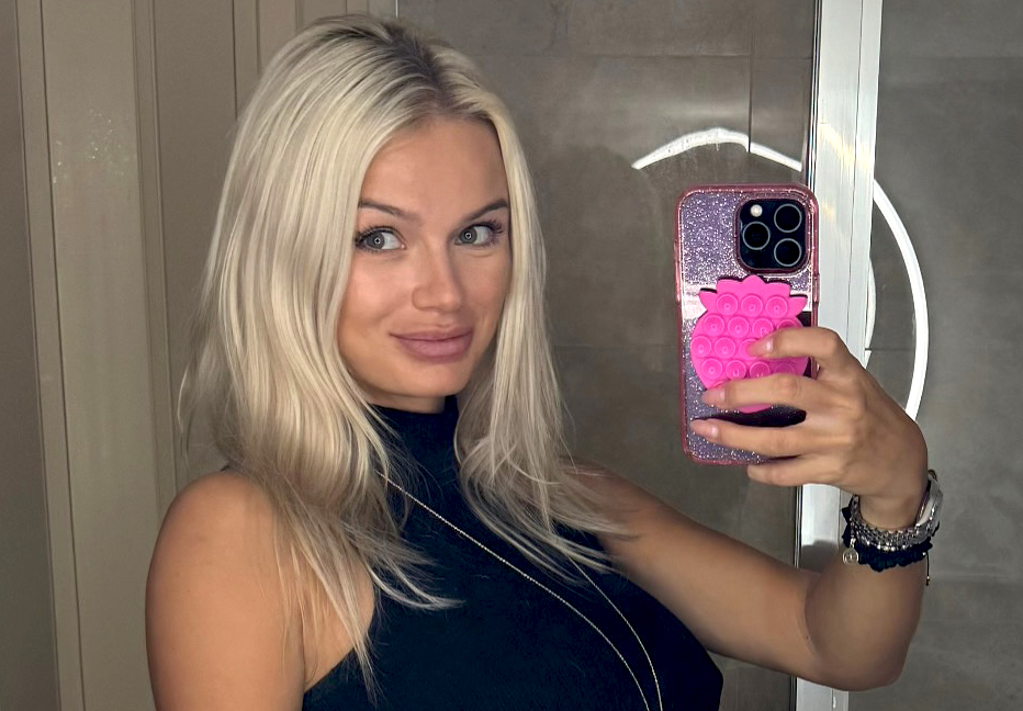 ''La decisione è presa'': Mercedesz Henger rivela se mostrerà sua figlia sui social quando sarà nata e il consulto avuto in famiglia ''La decisione è presa'': Mercedesz Henger rivela se mostrerà sua figlia sui social quando sarà nata e il consulto avuto in famiglia