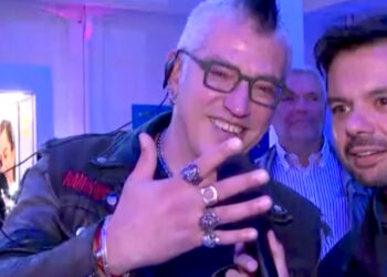 Il figlio di Orietta Berti si collega con la Balivo, stupore nello studio tv: ''Qui nessuno crede che sei tu''