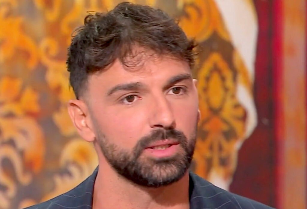 ''Mia figlia non ha mamma e papà insieme, il mio più grande fallimento'': Raimondo Todaro torna sulla rottura con la moglie Francesca Tocca ''Mia figlia non ha mamma e papà insieme, il mio più grande fallimento'': Raimondo Todaro torna sulla rottura con la moglie Francesca Tocca