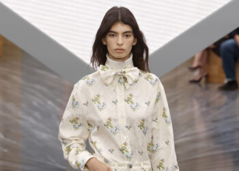 La figlia 18enne di Bianca Balti, Matilde Lucidi, debutta come modella ad altissimo livello alla Parigi Fashion Week: in passerella per Dior! Foto