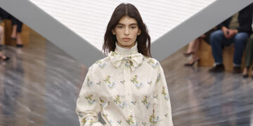 La figlia 18enne di Bianca Balti, Matilde Lucidi, debutta come modella ad altissimo livello alla Parigi Fashion Week: in passerella per Dior! Foto La figlia 18enne di Bianca Balti, Matilde Lucidi, debutta come modella ad altissimo livello alla Parigi Fashion Week: in passerella per Dior! Foto