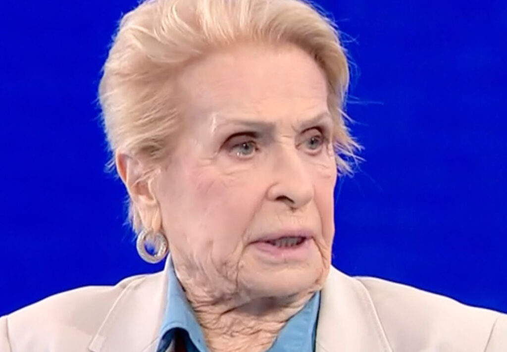 ''Valeria voleva visibilità'': la madre della Marini, Gianna Orrù, torna a parlare in tv della figlia con cui ha chiuso i rapporti ''Valeria voleva visibilità'': la madre della Marini, Gianna Orrù, torna a parlare in tv della figlia con cui ha chiuso i rapporti