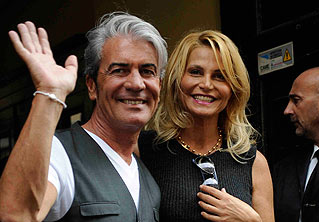 Morte Cesare Paciotti, la domestica lo avrebbe trovato a terra accanto al letto: la ricostruzione