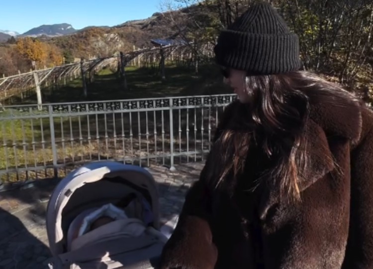 Cecilia Rodriguez e Ignazio Moser portano la piccola Clara nel loro posto del cuore Cecilia Rodriguez e Ignazio Moser portano la piccola Clara nel loro posto del cuore