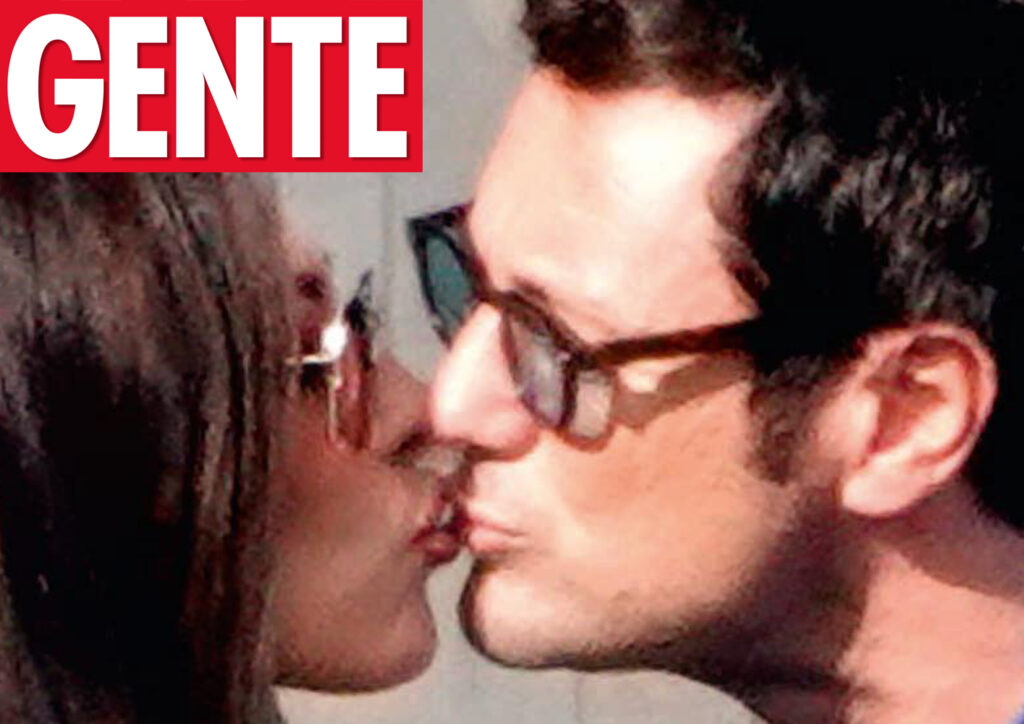 ''L’ex di Giorgia Meloni ha trovato l’amore'': Gente pubblica il bacio tra Andrea Giambruno e Federica Bianco ''L’ex di Giorgia Meloni ha trovato l’amore'': Gente pubblica il bacio tra Andrea Giambruno e Federica Bianco