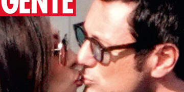 ''L’ex di Giorgia Meloni ha trovato l’amore'': Gente pubblica il bacio tra Andrea Giambruno e Federica Bianco ''L’ex di Giorgia Meloni ha trovato l’amore'': Gente pubblica il bacio tra Andrea Giambruno e Federica Bianco