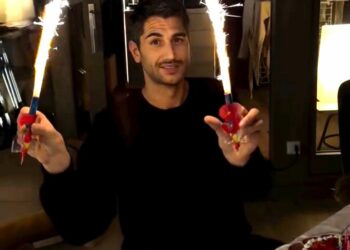 Jeremias Rodriguez compie 37 anni e festeggia con le sorelle e i genitori