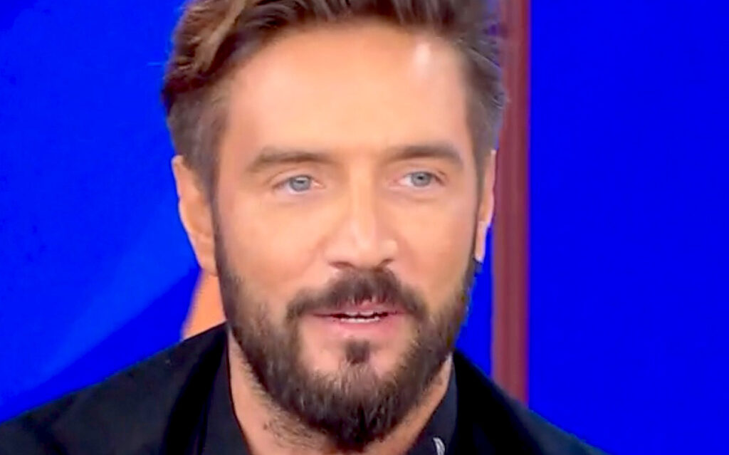 Alex Belli sul figlio che aspetta da Delia Duran: ha una preferenza netta sul genere e rivela i possibili nomi già scelti