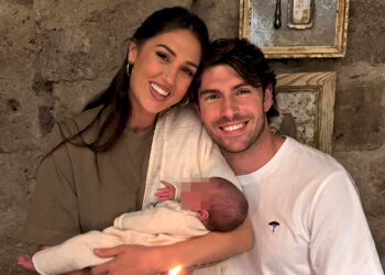 Cecilia Rodriguez e Ignazio Moser festeggiano il primo complimese di Clarita: primo viaggio con lei e torta al ristorante, guarda