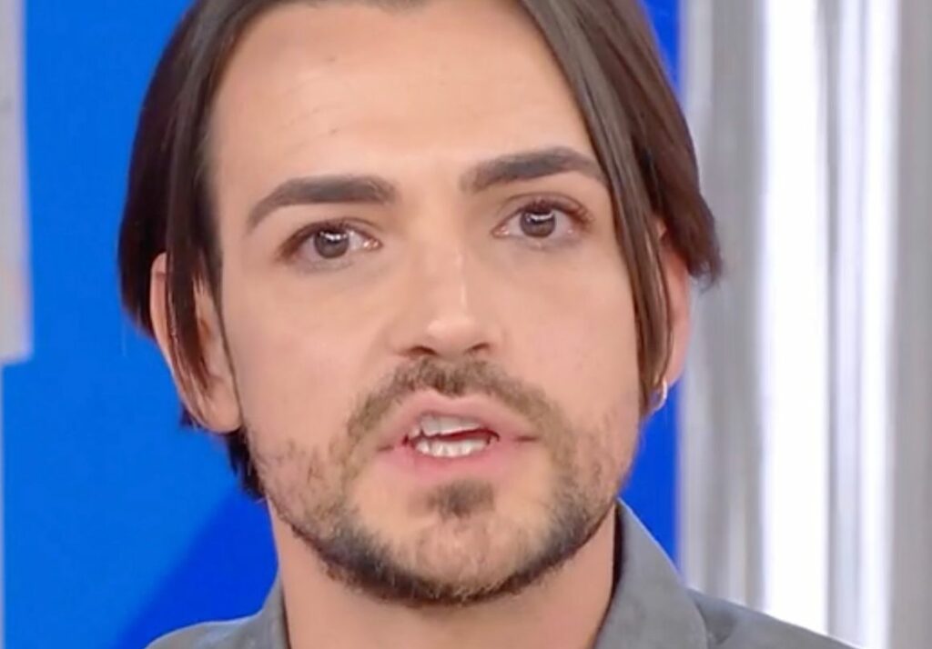 ''Pensavo fosse un invito a fargli una sorpresa'': Valerio Scanu quasi in lacrime in tv svela come ha scoperto la morte di Peppe Vessicchio ''Pensavo fosse un invito a fargli una sorpresa'': Valerio Scanu quasi in lacrime in tv svela come ha scoperto la morte di Peppe Vessicchio