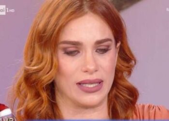 ''Mamma è morta dopo 16 mesi di malattia'': Alessandra Tripoli in lacrime in tv racconta il suo dramma