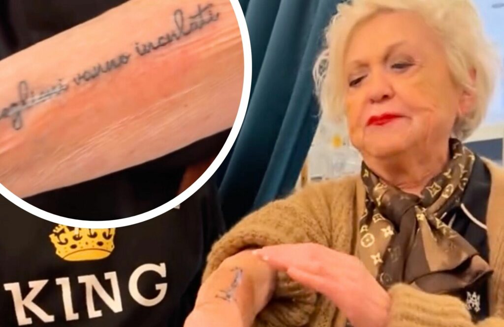Wanna Marchi a 83 anni si tatua una sua controversa frase sul braccio: guarda