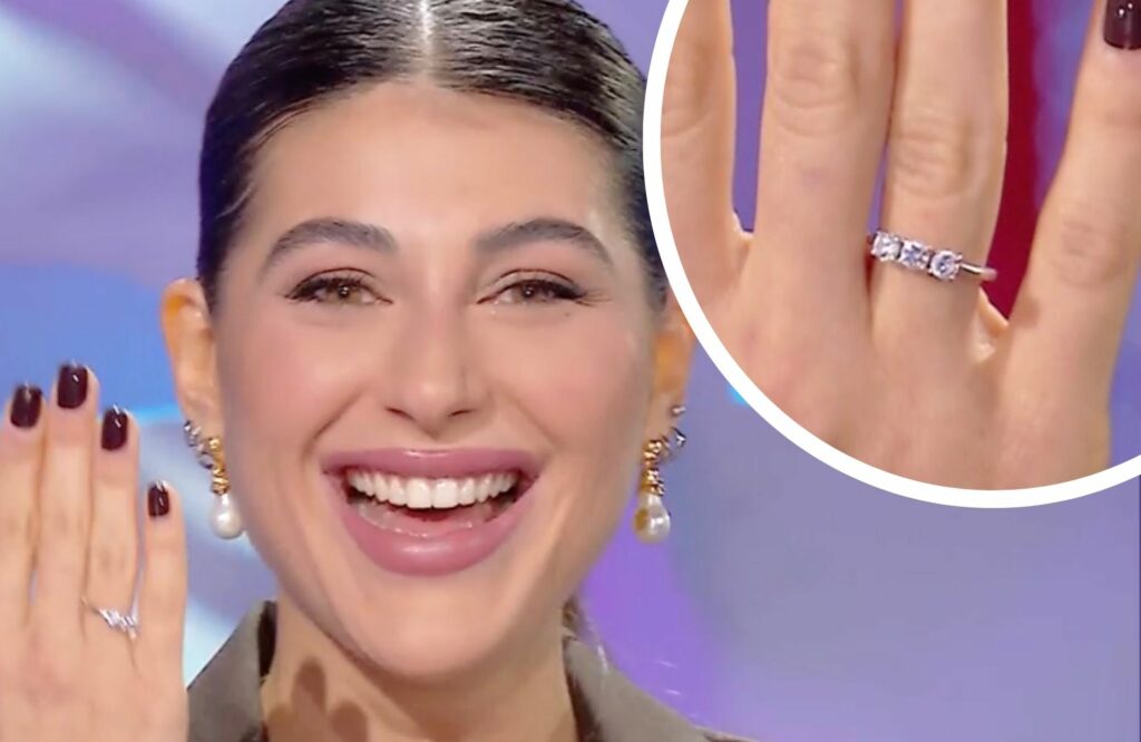 Jimmy Ghione ha regalato anello di fidanzamento di brillanti a Marialaura De Vitis, lei lo mostra felice in tv: guarda Jimmy Ghione ha regalato anello di fidanzamento di brillanti a Marialaura De Vitis, lei lo mostra felice in tv: guarda