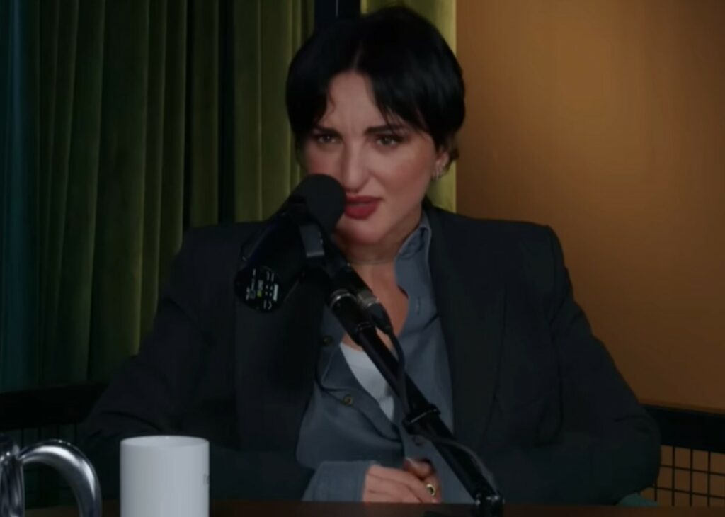 ''Chatto solo con stranieri'': Arisa confessa di aver iniziato a usare le app di incontri ''Chatto solo con stranieri'': Arisa confessa di aver iniziato a usare le app di incontri