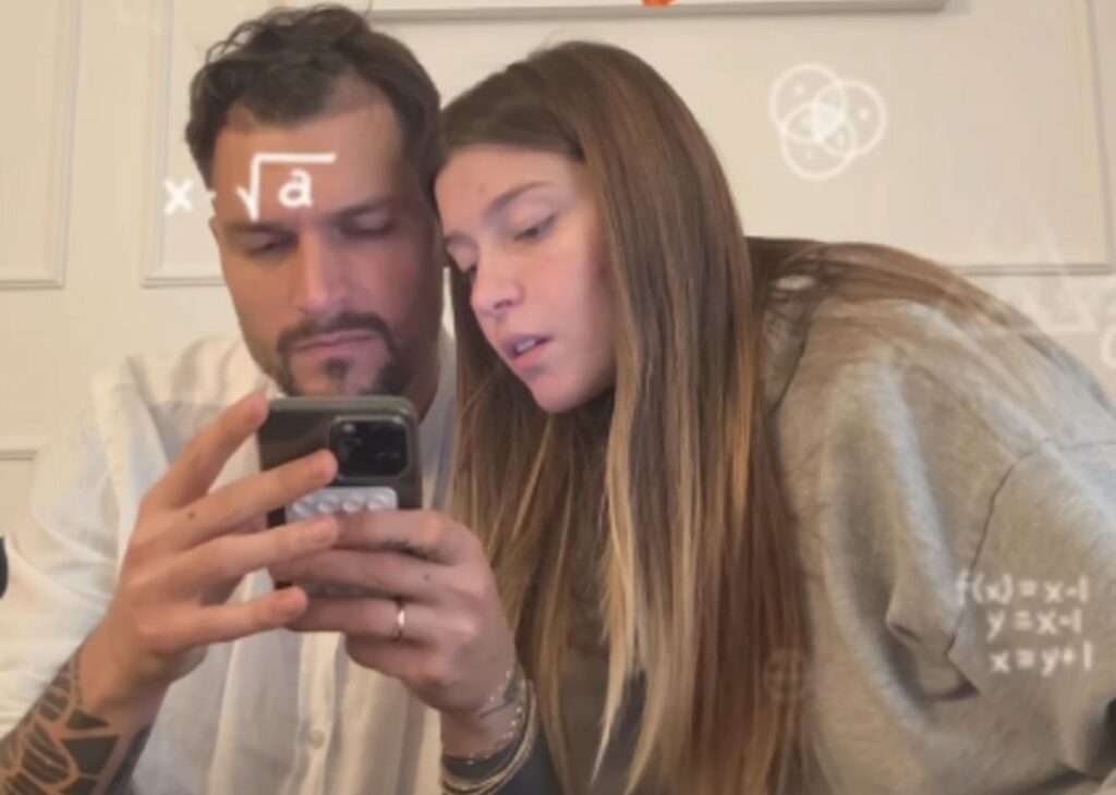 Andrea Zelletta e Natalia Paragoni con un video svelano il genere del secondo bebè: ecco di che colore sarà il fiocco Andrea Zelletta e Natalia Paragoni con un video svelano il genere del secondo bebè: ecco di che colore sarà il fiocco