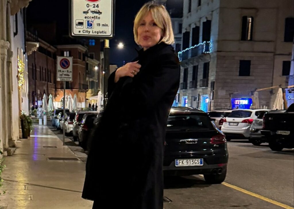''Baricentro spostato in avanti'': Federica Pellegrini incinta si regala una serata romantica col marito, foto col pancione ''Baricentro spostato in avanti'': Federica Pellegrini incinta si regala una serata romantica col marito, foto col pancione