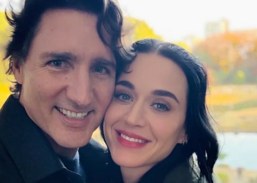 Dopo i tanti gossip escono allo scoperto: Katy Perry e Justin Trudeau pubblicano il primo selfie in coppia Dopo i tanti gossip escono allo scoperto: Katy Perry e Justin Trudeau pubblicano il primo selfie in coppia