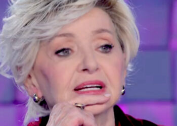 ''Tra meno di un mese avrò la risposta'': Enrica Bonaccorti in tv con la figlia spiega come procede la lotta contro il tumore al pancreas