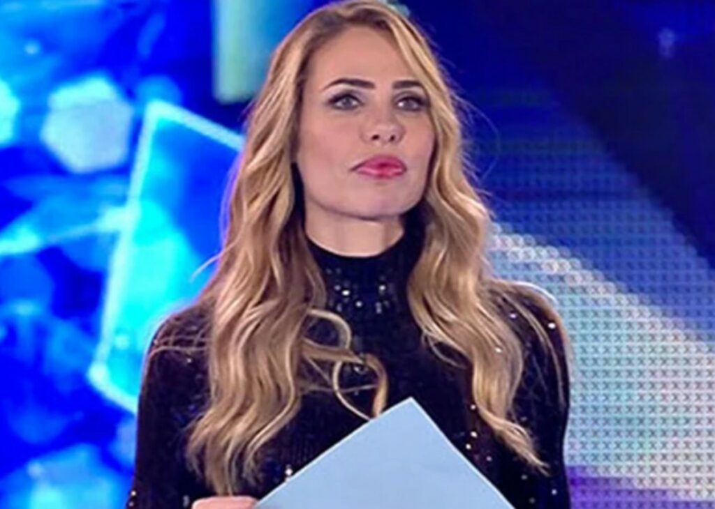 E’ ufficiale, Ilary Blasi si riprende il GF Vip: ecco quando inizierà il reality con al timone la conduttrice 44enne E’ ufficiale, Ilary Blasi si riprende il GF Vip: ecco quando inizierà il reality con al timone la conduttrice 44enne