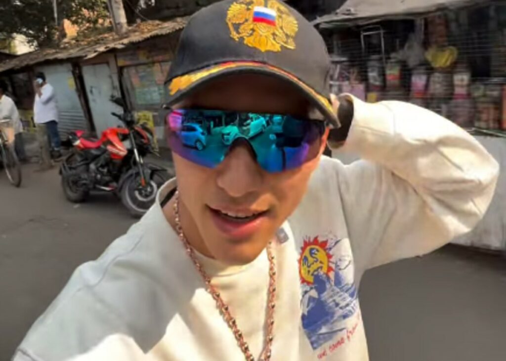 ''Non ho resistito'': Achille Costacurta fugge dal ritiro spirituale in India e torna sui social ''Non ho resistito'': Achille Costacurta fugge dal ritiro spirituale in India e torna sui social