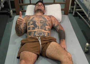 ''Mi ha salvato Elena Morali'': Luigi Mario Favoloso ricoverato in ospedale nelle Filippine, ecco perché