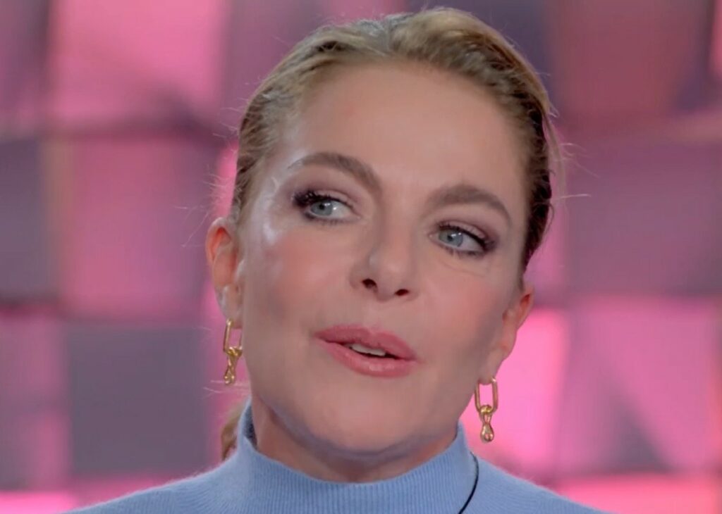 ''Ci siamo presi una pausa'': Claudia Gerini in tv svela che vive un momento delicato col compagno Riccardo Sangiuliano ''Ci siamo presi una pausa'': Claudia Gerini in tv svela che vive un momento delicato col compagno Riccardo Sangiuliano