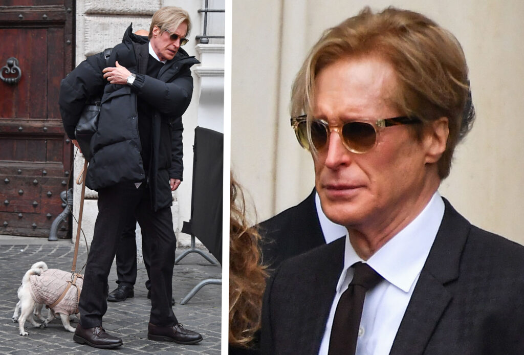 L’ultimo compagno di Valentino Garavani ''devastato'' dalla morte dello stilista: Bruce Hoeksema alla camera ardente con gli amati carlini