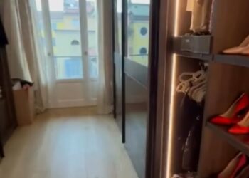 Belen Rodriguez mostra la sua nuova cabina armadio