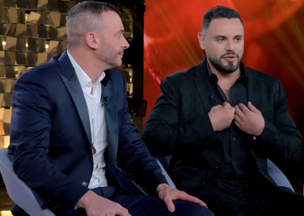 ''Con lui mi vedo papà'': Rocco Casalino per la prima volta in tv insieme al fidanzato Alejandro Martinez ''Con lui mi vedo papà'': Rocco Casalino per la prima volta in tv insieme al fidanzato Alejandro Martinez