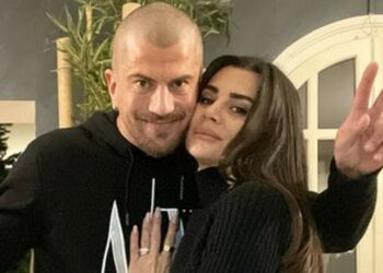 L'ex marito di Elga Enardu dopo 16 anni di matrimonio ha ritrovato l'amore con un'altra donna: ecco chi è lei