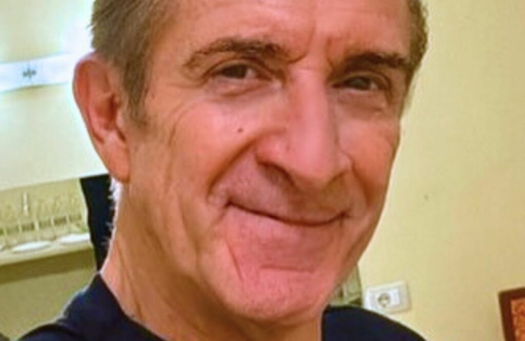 ''Non mi hai detto niente!'': Ezio Greggio sulla scoperta dell’amore tra Iacchetti e Corvaglia, poi spiega che fidanzato è