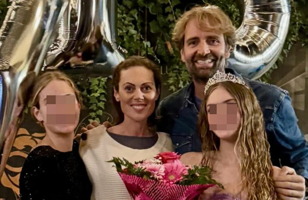 Massimiliano Rosolino e Natalia Titova festeggiano felici i 13 anni della secondogenita Vittoria: foto Massimiliano Rosolino e Natalia Titova festeggiano felici i 13 anni della secondogenita Vittoria: foto