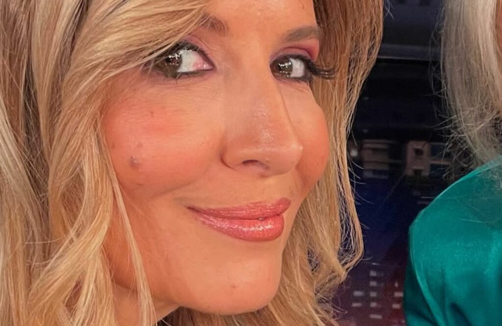 Selvaggia Lucarelli opinionista del nuovo Grande Fratello Vip di Ilary Blasi: annuncio ufficiale e commento ironico