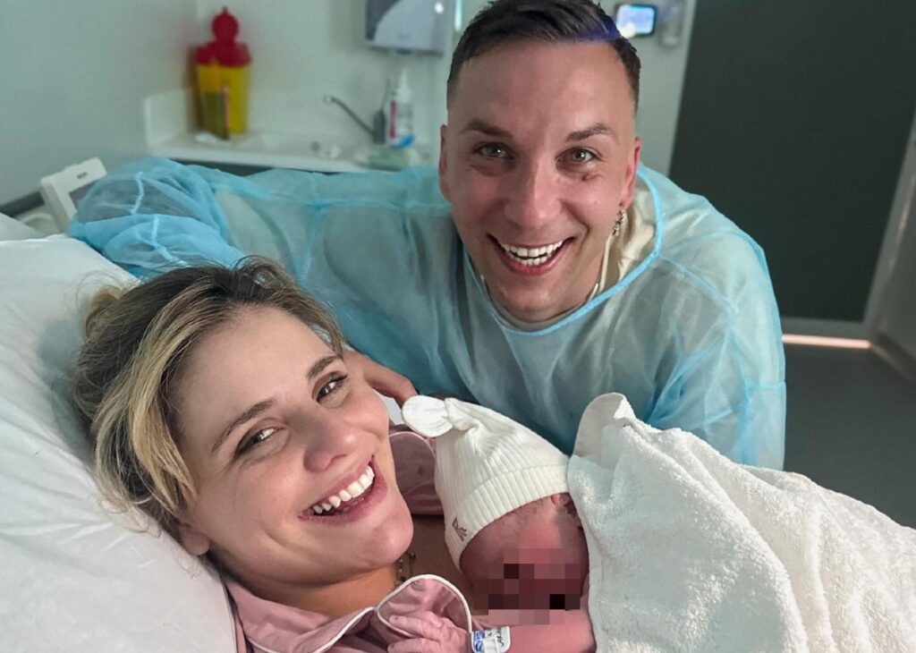 Arianna Montefiori e Briga al settimo cielo: è nata la figlia, svelano finalmente il nome della neonata Arianna Montefiori e Briga al settimo cielo: è nata la figlia, svelano finalmente il nome della neonata