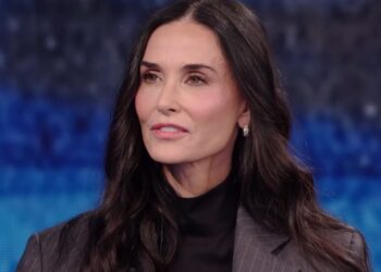 ''Non mi spaventa'': Demi Moore, a Milano per 'Landman', in tv svela che non ha paura di invecchiare